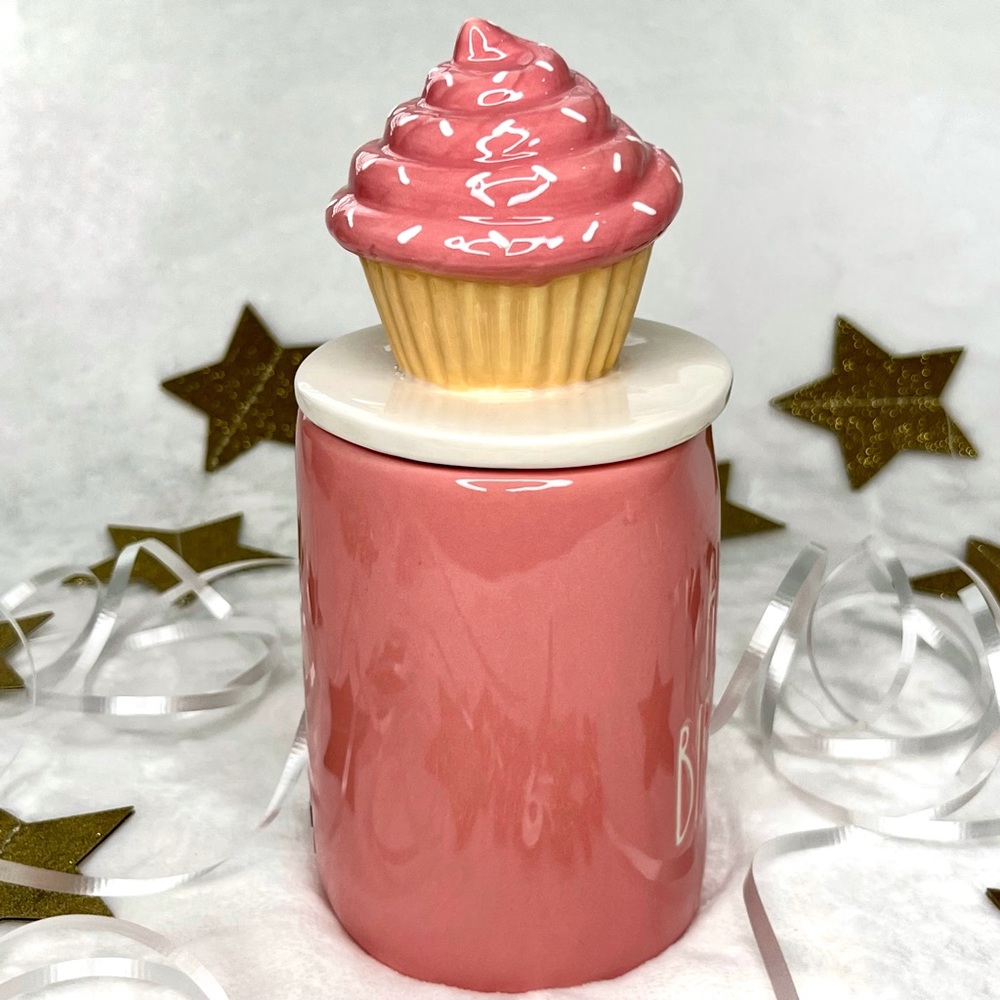 ❌SOLD❌ Rae Dunn HAPPY BIRTHDAY LL Coffee Tea Mug Cupcake Topper Lid Pink - Picture 8 of 17